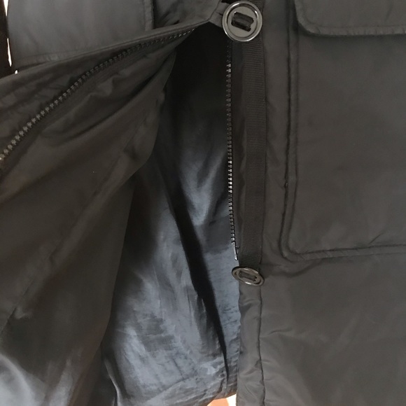 Black winter jacket with hood fits like M - Picture 6 of 6